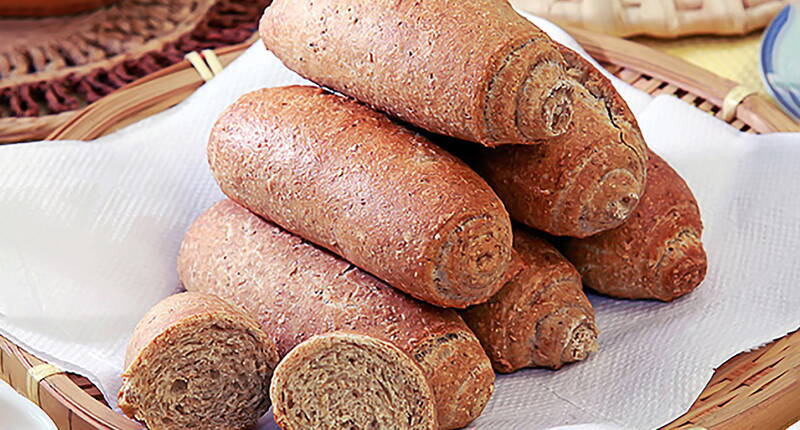 Die gerollten Brötchen sind nicht nur äusserst lecker und gesund, sondern geben auch noch ganz viel her fürs Auge. Durch die Verwendung eines qualitativ hochwertigen Olivenöls erhalten die vollwertigen Brötchen eine ansprechende & sehr geschmacksvolle Kruste.